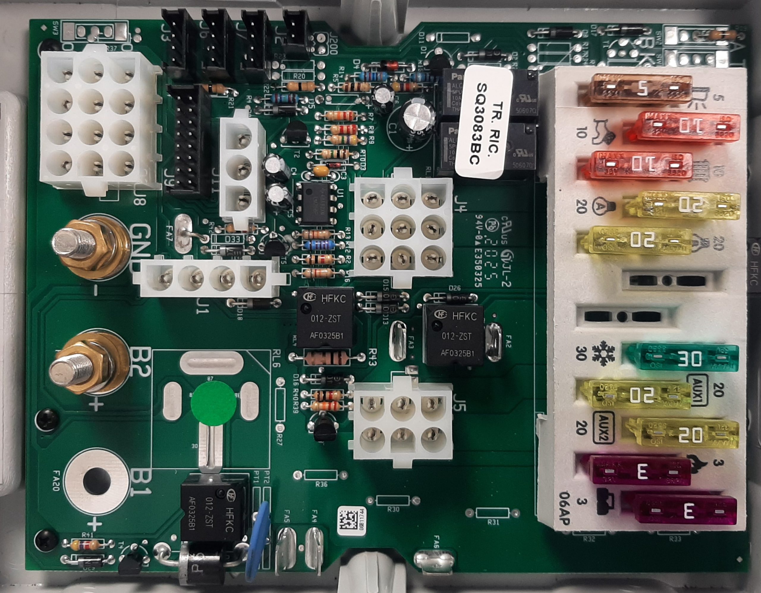 CBE 12v DS300 (DS300-TR) Distribution Box - Image 3